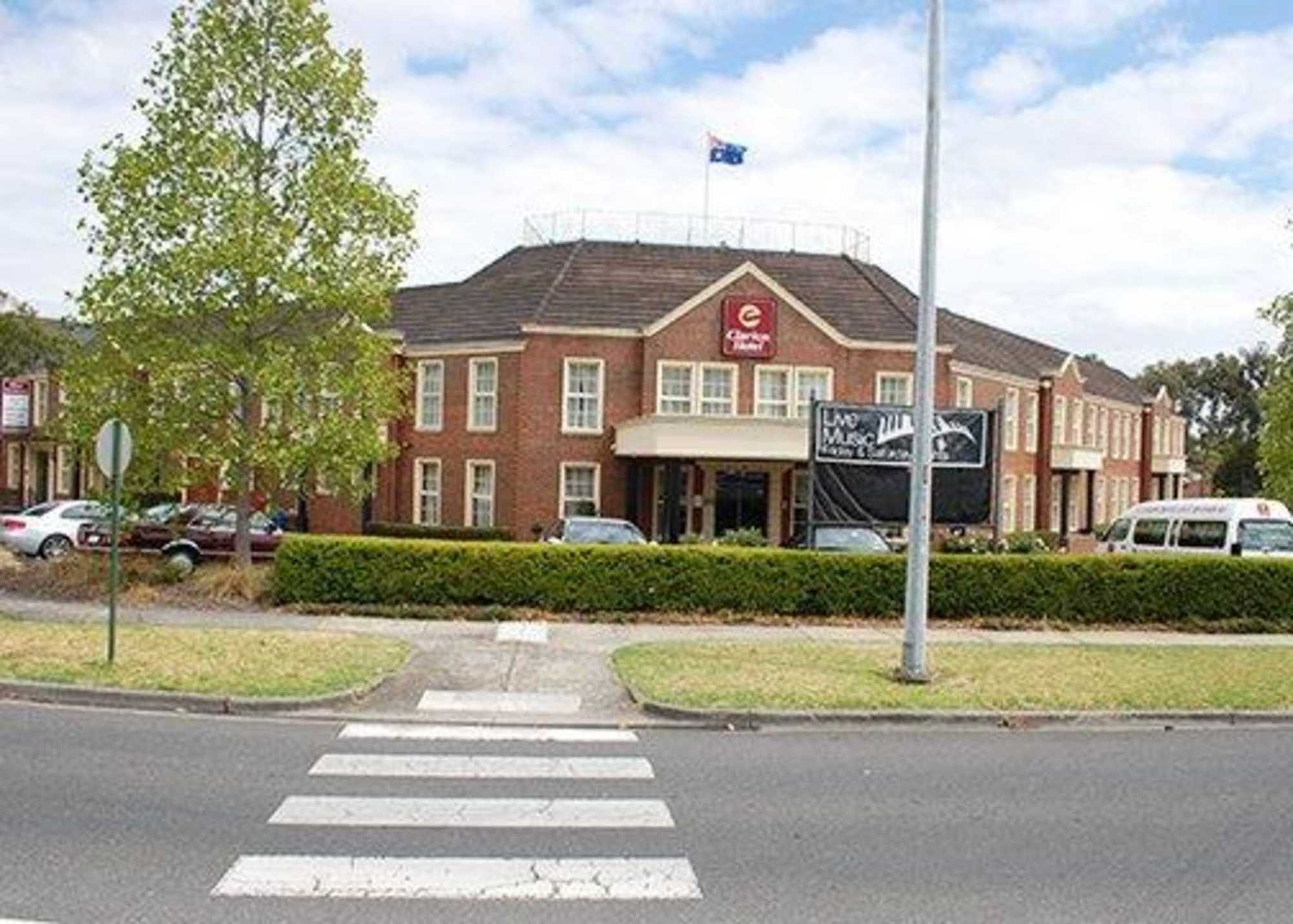 Canterbury International Hotel Forest Hill Exterior photo